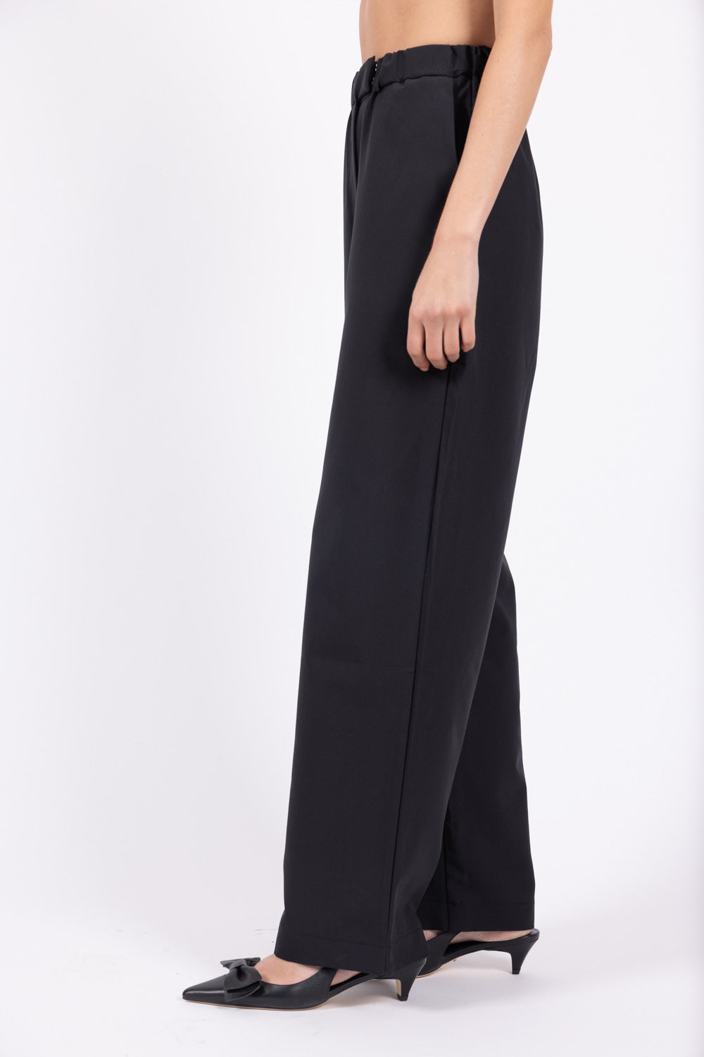 ANNA pants in black side look