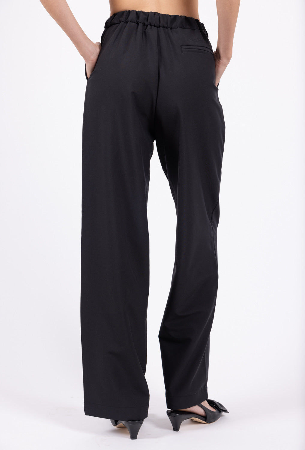 ANNA pants in black back look
