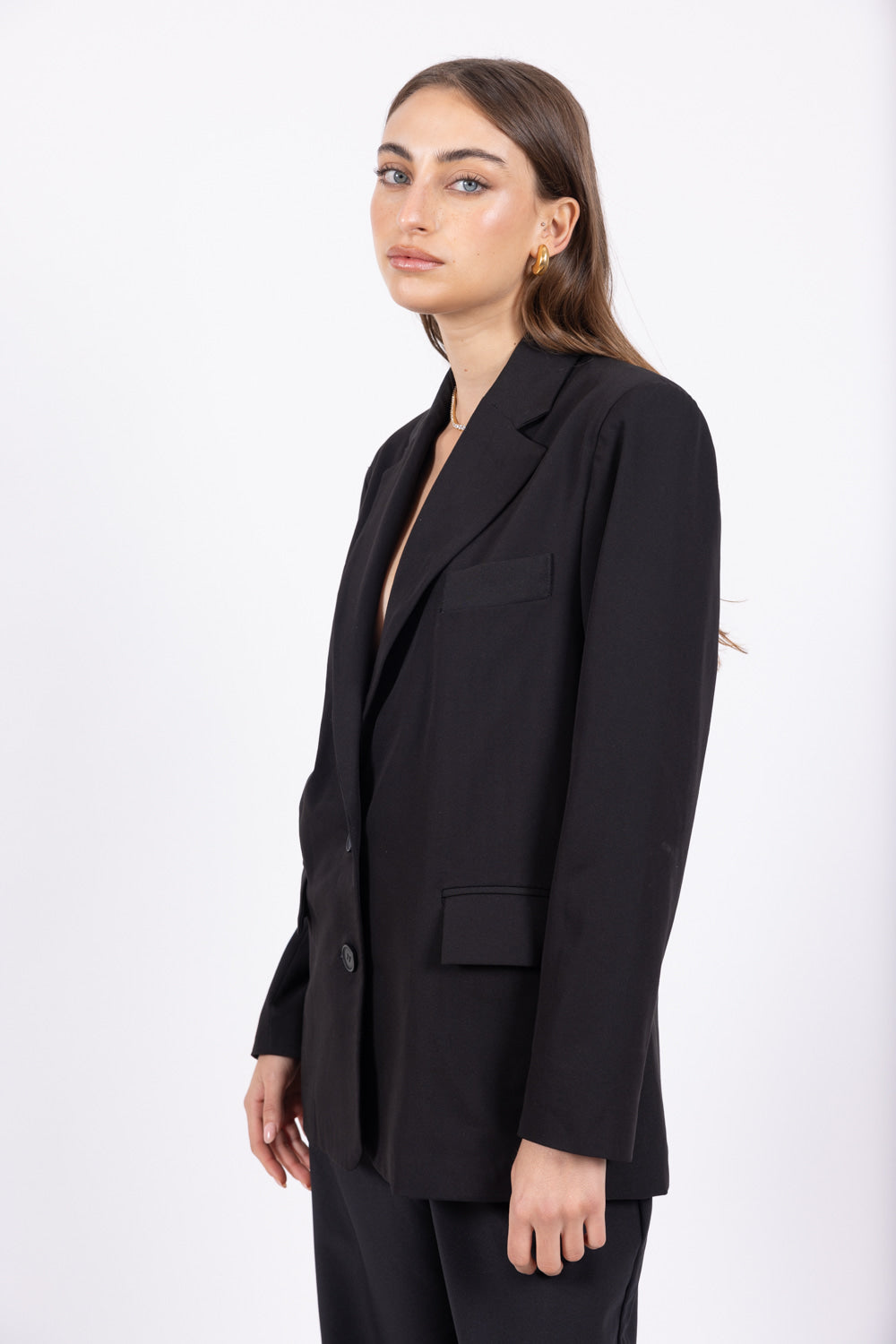 ANNA black blazer side look