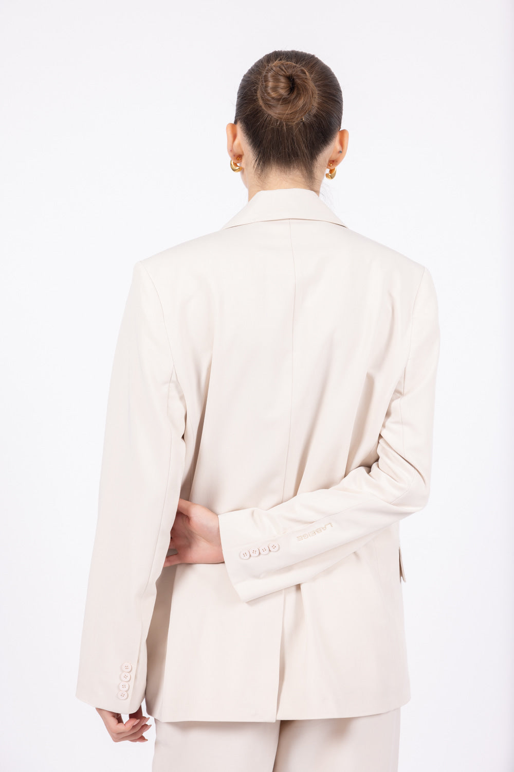 ANNA beige blazer back look