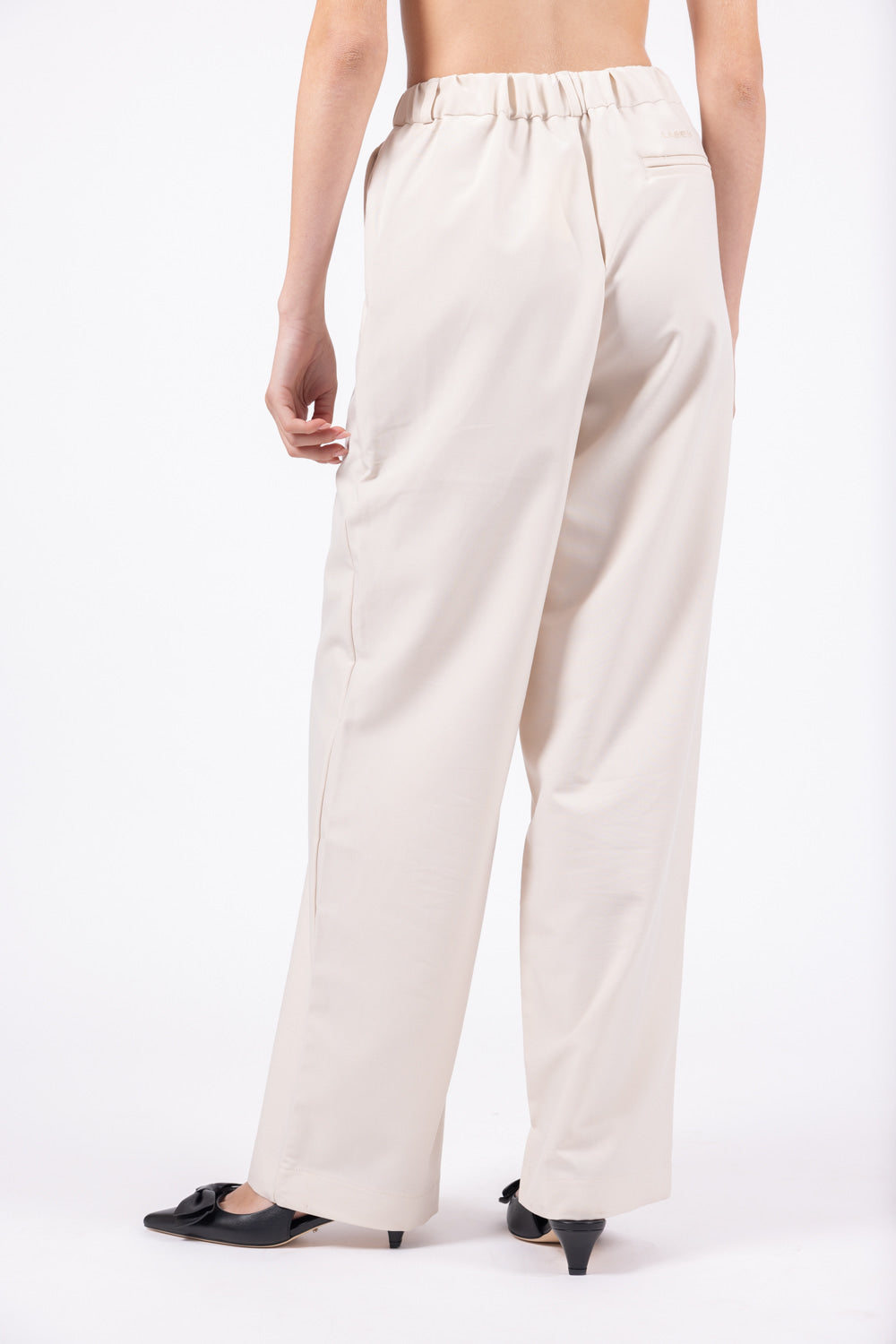 ANNA pants in beige back look