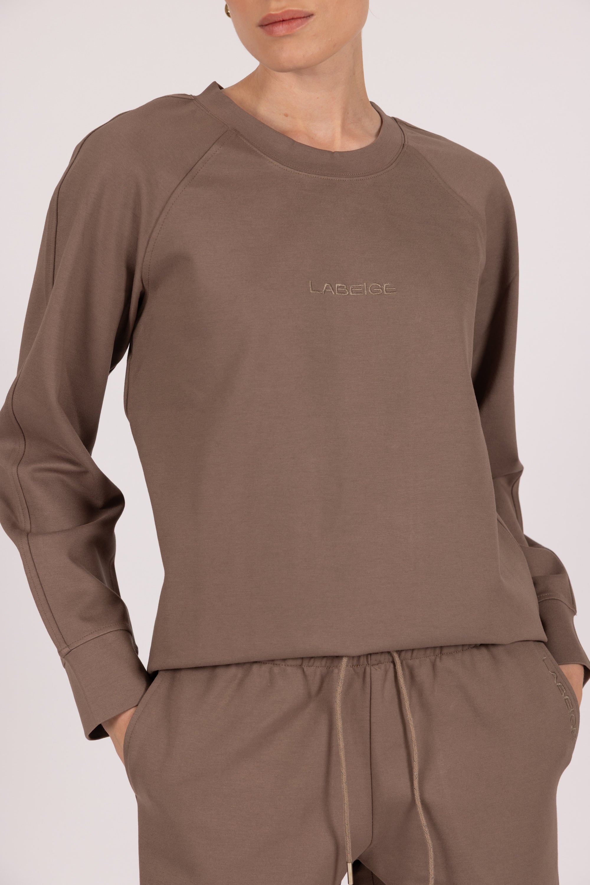 CIARA long sleeve top front close up look