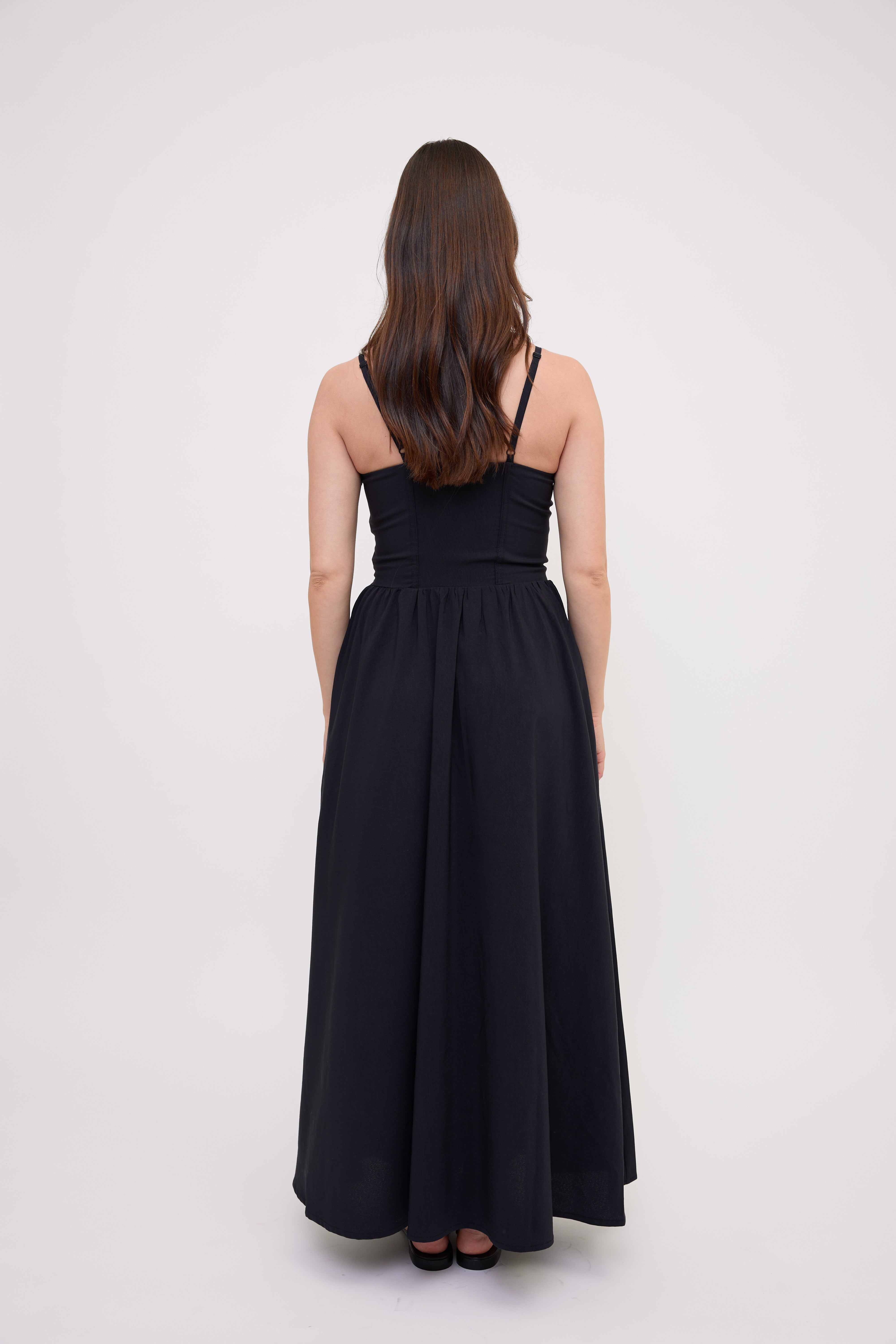 SELENA dress black total back look